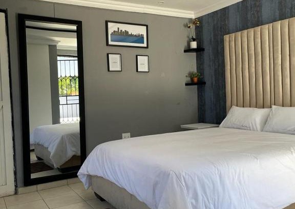 Emfuleni Bed & Breakfast | Budget-Friendly Stay at Yello Guest House with Pet Amenities