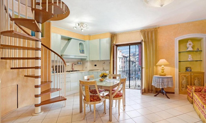 Omegna Apartment | Discover Comfort at Yellow House - Rated 9/10 with Accessibility