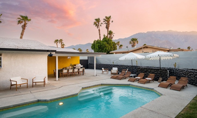 Desert Park Estates House | Yellowjacket by AvantStay: Entertainer's Yard Near Coachella