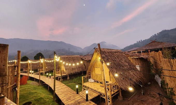 Bo Kluea Other | Cozy Yellowstone Camps Resort with Breakfast Included