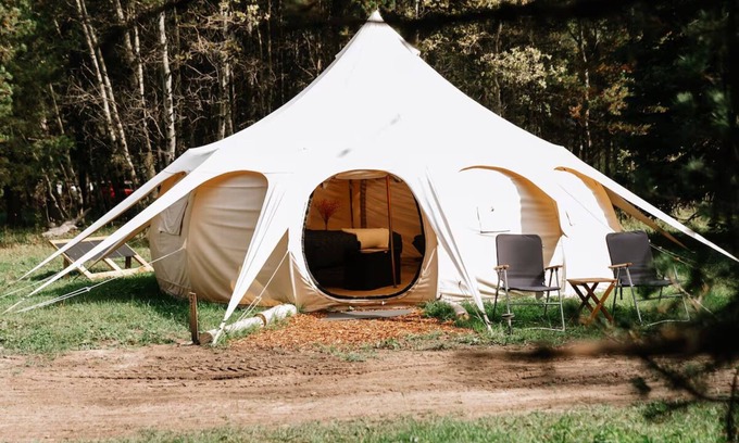 Island Park House | Cozy Yellowstone Bell Tent with Breakfast & Family Amenities