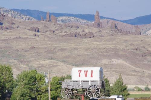Cody Resort | Discover Yellowstone Valley Inn: Relaxing Stay with Spa & Pool