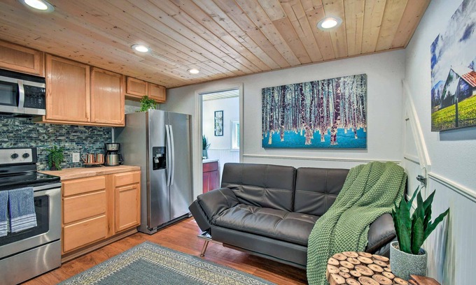 McKenna Cabin | Inviting Yelm House with River Views and Family Amenities
