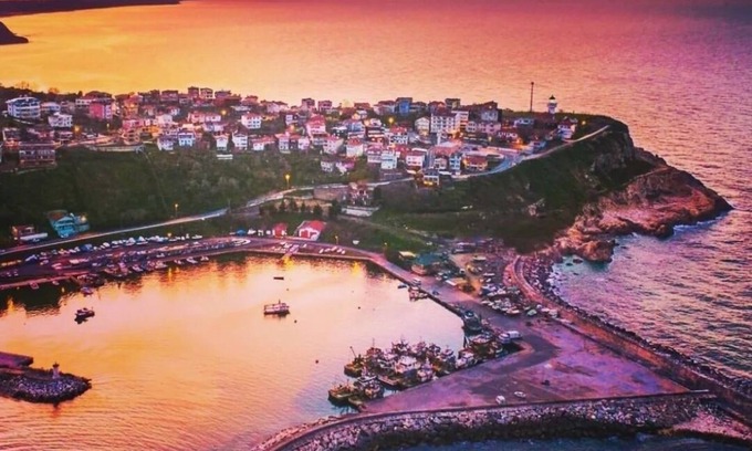 Arnavutkoy House | Relax at Yeniköy House: Pool, Ocean View & Family-Friendly