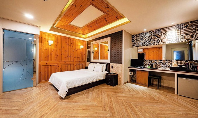Yeongdong Hotel | Eco-Friendly Yeongdong Call Motel with Breakfast & Kids' Amenities