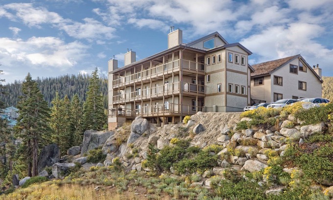 Tahoe Village Resort | Discover Serenity at Heavenly Valley with Oceanfront Bliss