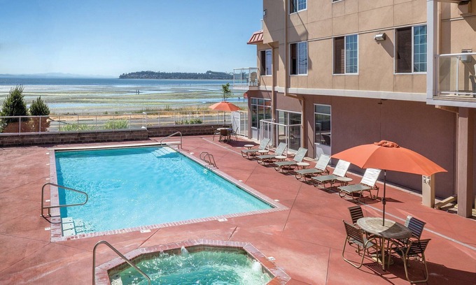 Birch Bay Resort | Experience Endless Fun with Oceanfront Views & Spa Access