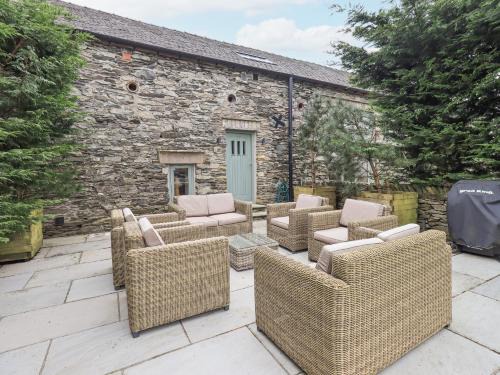Penny Bridge House | Experience Yew Cottage: Family-Friendly Retreat, 5-Star Rated