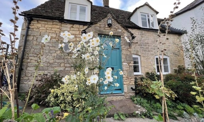 Stonehouse Cottage | Yew Tree Cottage 1676