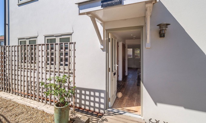Westleton Apartment | Modern Eco-Cottage Retreat at Yew Tree Cottage