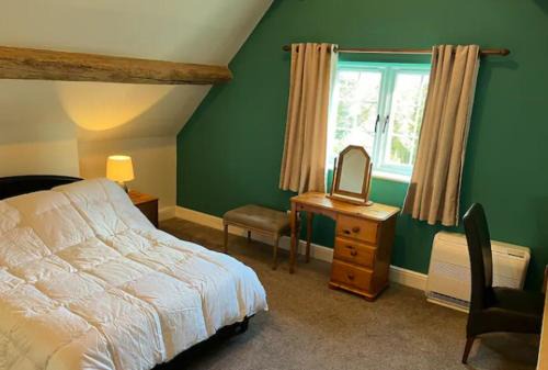 Grendon House | Discover Yew Tree Farm: Pet-Friendly Family Retreat