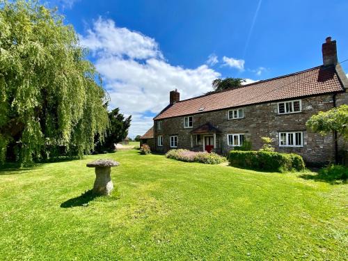 Margate Old Town House | Pet-Friendly Retreat at Yew Tree Farm with Perfect Ratings
