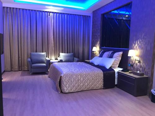 Dali Hotel | Family-Friendly Yinxiang Xihu Motel with Hot Tub & Breakfast