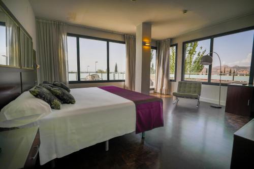 Peligros Hotel | Discover YIT Conquista de Granada: 4-Star Family Retreat