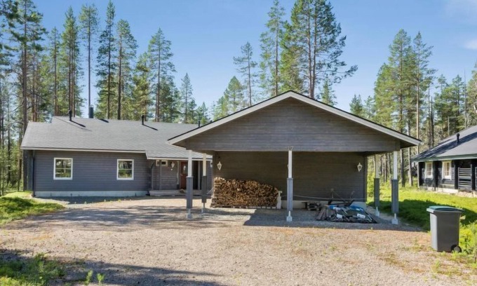 Yllas House | Experience Ylläs Siesta: Cozy Lake View Getaway with Spa