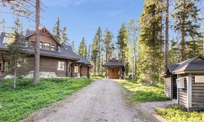 Yllas House | Ylläskyrö by Interhome: Guest Rated 10/10 with Lake Views