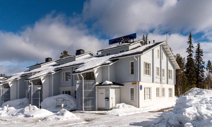 Akaslompolo House | Inviting Yllästar 1 as 211: Lake View, Spa & Family Friendly