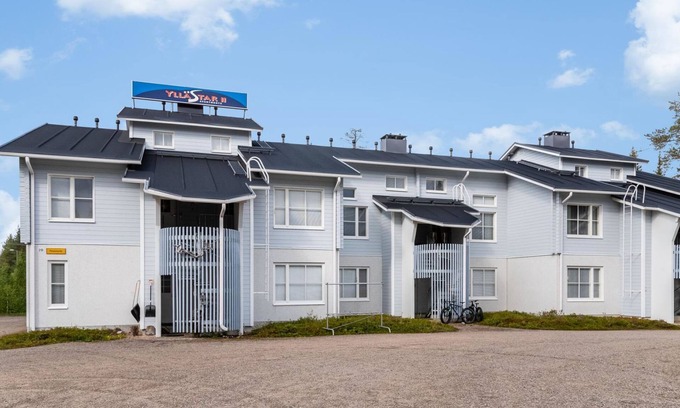Akaslompolo House | Discover Yllästar 2 as 302: Lake View with Spa & Kitchen