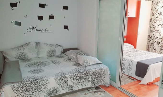 Navodari Apartment | Family-Friendly Retreat at YOANA: Your Ideal Getaway