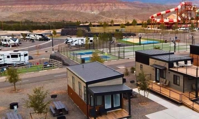 Hurricane Cabin | Yogi Bear Glamping Cabin 2 Bedroom/ Full Bath Sky Deck - Over 800 sq. ft. - 2 Bedroom/2 Bath with Skydeck and kid's loft area