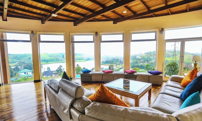 Nuwara Eliya House | Budget-Friendly Yoho Villa Acacia with Pool & Dining Options