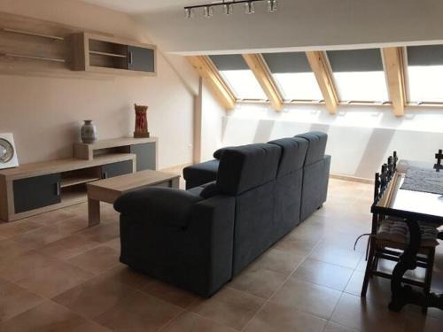 Medina del Campo Apartment | Family-Friendly Retreat at YOLANDA Y EDU 2º - Rated 8.9/10