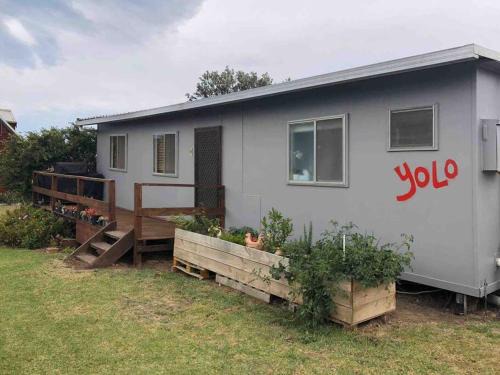 Ventnor House | Beachfront Retreat with Penguin Encounters & High-Speed Internet