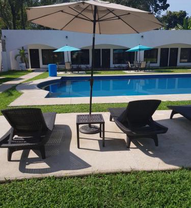 Tuxtla Chico Hotel | Discover Yolonam Inn: Family-Friendly with Pool & Breakfast