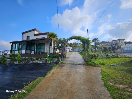 Wando Other | Yonghyun's House: Eco-Friendly Retreat with Ocean View