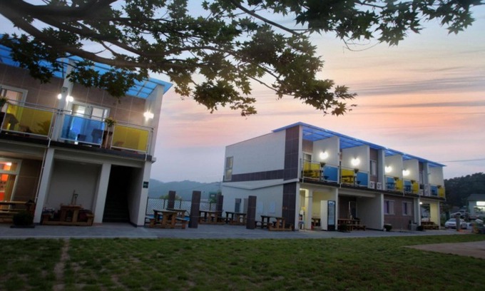 Yongin House | Eco-Friendly Yongin Everleeum Pension with Pool & Breakfast