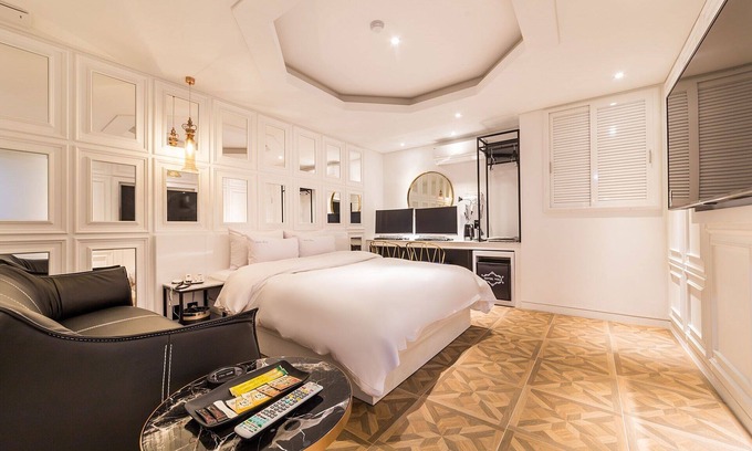 Pungdeokcheon-dong Hotel | Eco-Friendly Escape at Yongin Hotel Vole with Breakfast Included