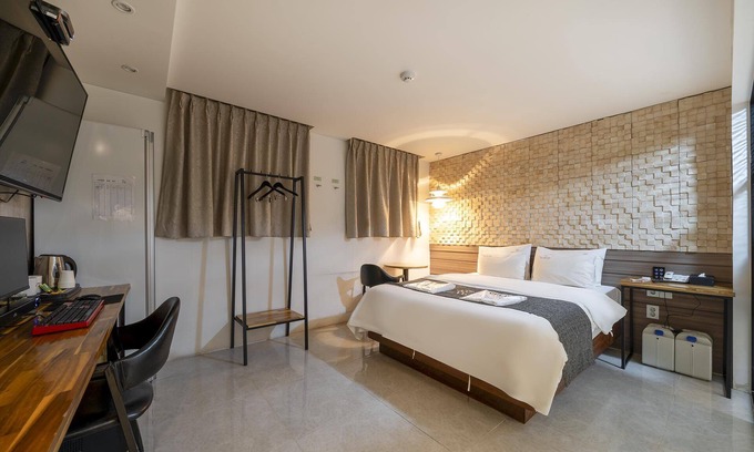 Yongin Hotel | Eco-Friendly Yongin Hotel Wow with Breakfast & Kitchen