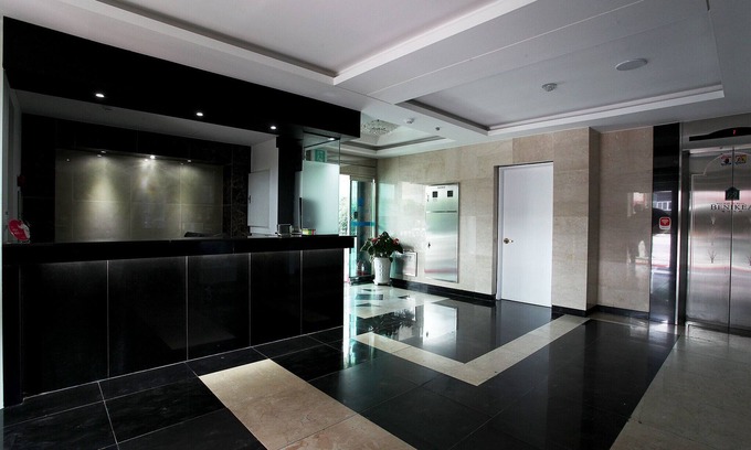 Giheung-gu Hotel | Eco-Friendly Yongin Singal Hotel with Breakfast & Hot Tub