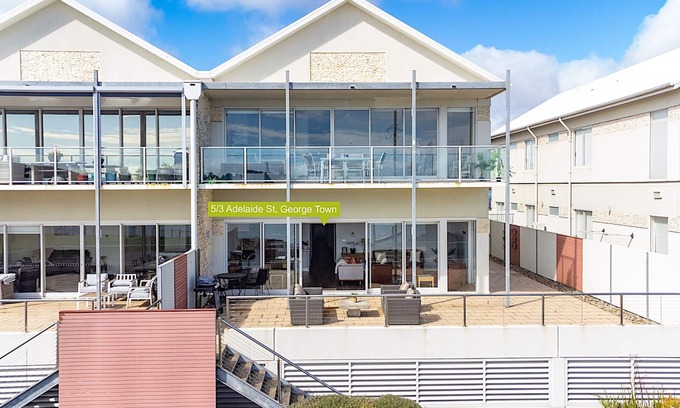 George Town Apartment | Guest Rated 10/10 York Cove Apartment - Family Friendly Stay
