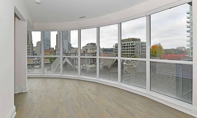 Bloor-Yorkville Condo | YORKVILLE LUXURY CORNER SUITE!