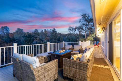 Coarsegold House | Idyllic Retreat with Scenic Views & Hot Tub for Families