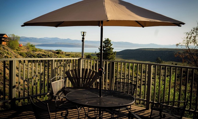 Lee Vining Hotel | Comfortable Yosemite Gateway Motel with Spa & Breakfast