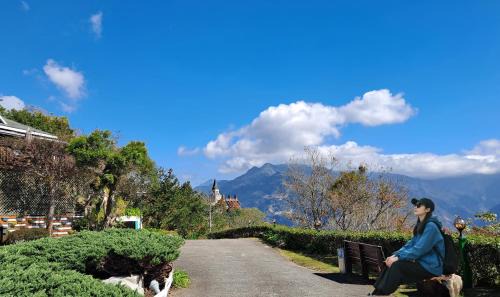 Ren'ai House | Cozy Yosemite Park B&B with Complimentary Breakfast