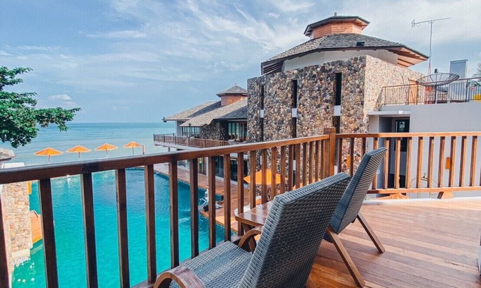 Khanom Hotel | Explore Yotaka Khanom: Ocean View with Private Pool