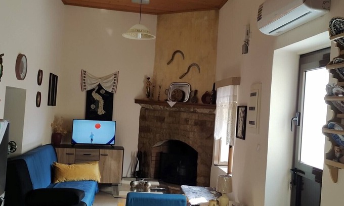 Petaloudes House | Discover Yotas House: Family and Pet Friendly Retreat