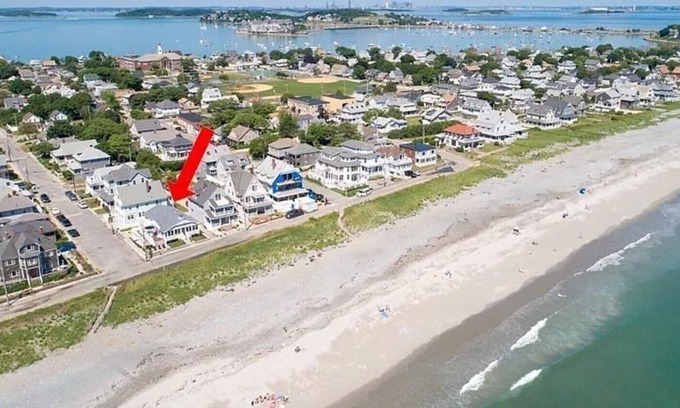 Waveland Apartment | Beachside Garden Apartment: Steps from the Ocean View