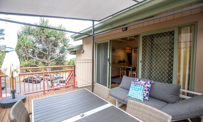 Point Lookout Apartment | Prime Location Just 100m from Patrolled Beach Awaits You
