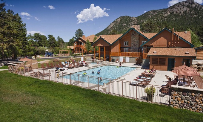Estes Park Resort | Discover Beauty and Top Amenities at Your Dream Hotel