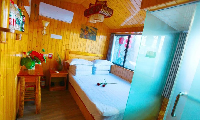 Shiyan House | Comfortable Stay at You Jian Inn with Breakfast & Kitchen