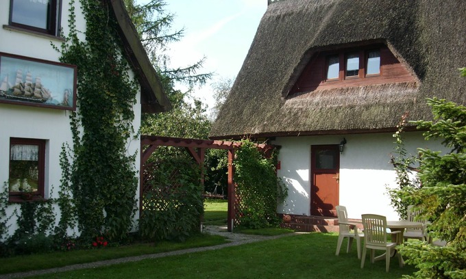 Ostseebad Prerow Apartment | Quiet Retreat in Prerow with Pool and Family Amenities
