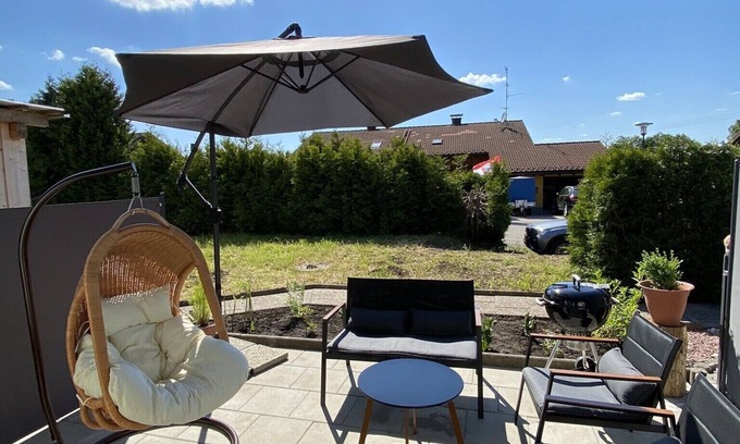 Wolkersdorf Apartment | Feel Right at Home: Pet-Friendly Lake View Hotel
