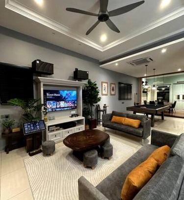 Kampung Melayu Sungai Rapat House | Top-Rated YouLuvHomestay in Ipoh for Family Getaways