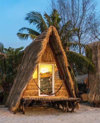 Mondol Seima House | Vibrant and Inviting: Young Wild and Free Hotel Awaits