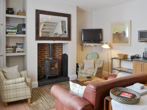 Warkworth House | Youngers Cottage: Pet-Friendly Retreat with Top Reviews
