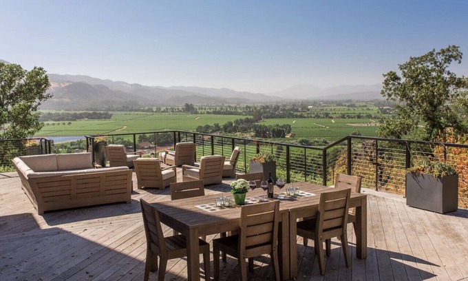 Napa Apartment | Top-Rated Yount Ridge Estate with Breakfast & Kitchen Access